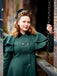 Manteau croisé vert avec ceinture et cape des années 1930
