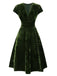 Robe en velours perlé rouge à col en V profond des années 40