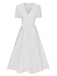 Robe blanche en patchwork de dentelle à col en V des années 1940