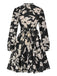 Robe fleurie plissée à col montant et ceinture des années 1940