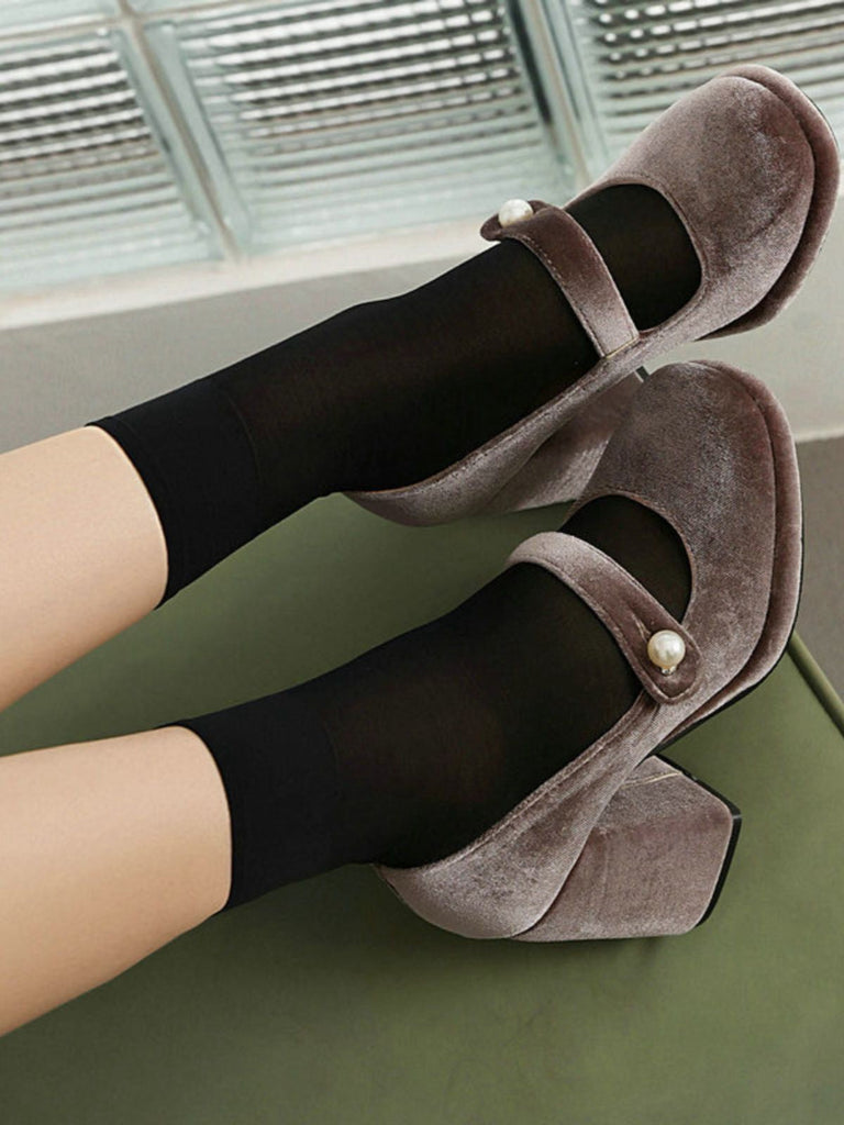 Chaussures Mary Jane en velours à boutons nacrés et talons compensés
