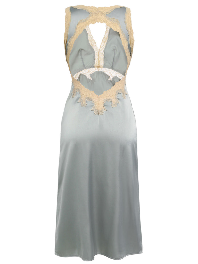 Pyjama en satin bleu dos nu à col en V et dentelle des années 1950