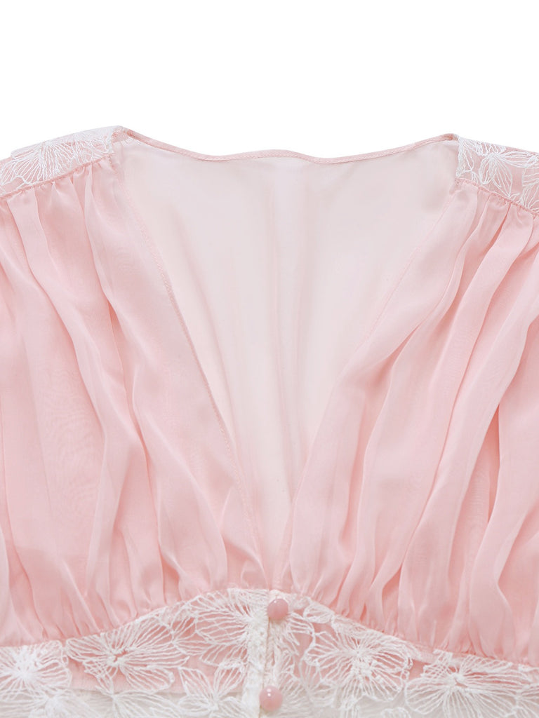 Robe de chambre rose en dentelle plissée et résille taille cintrée années 1930