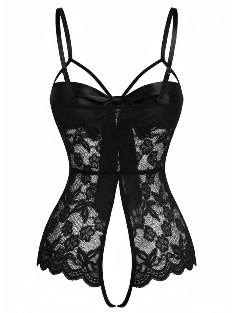 Lingerie en dentelle et satin avec nœud années 1970