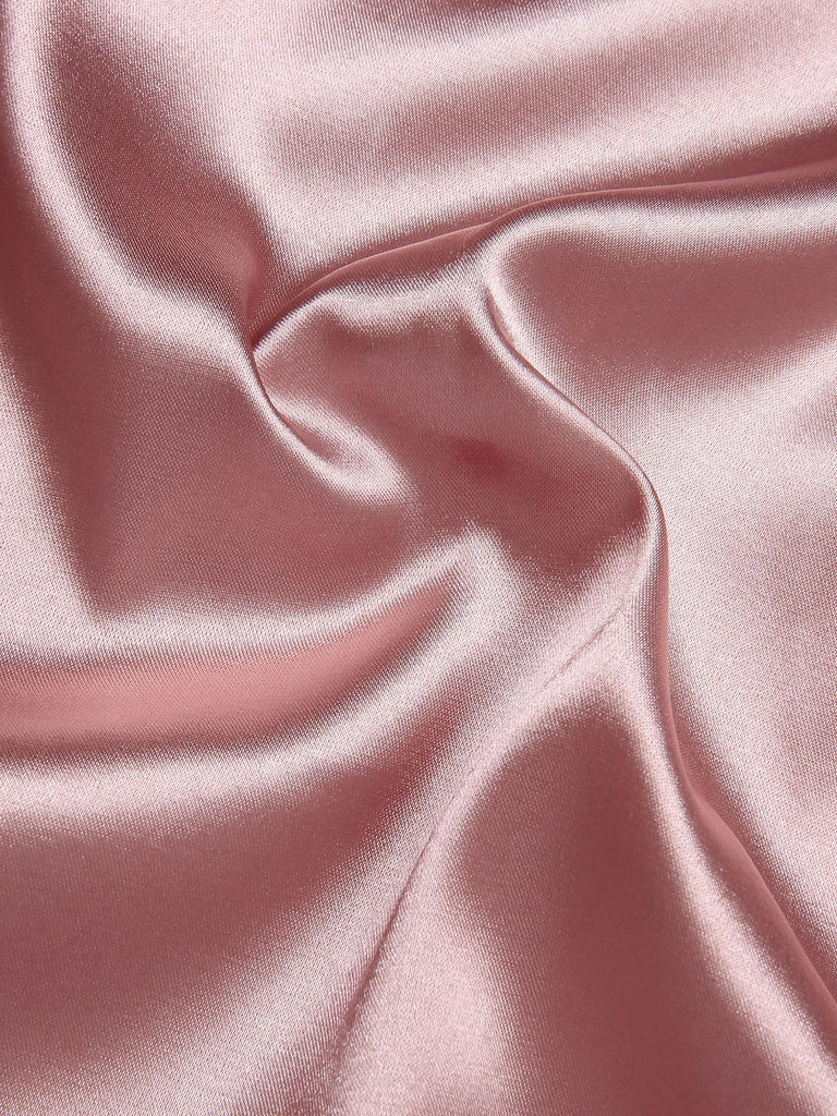 Peignoirs courts en faux satin noire des années 1970
