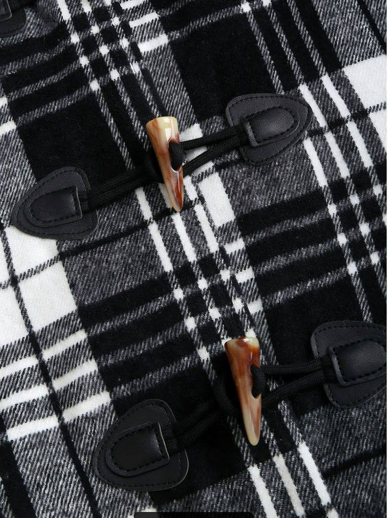 Manteau à capuche à carreaux et bordure en fausse fourrure années 1940