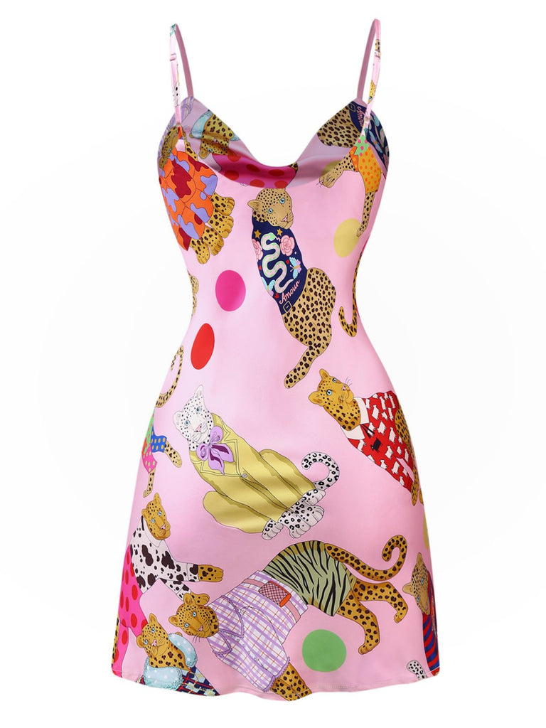 Robe de nuit en satin rose à imprimé guépard des années 1970