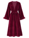 Peignoir rouge en velours à ceinture et bordure en fausse fourrure Années 1950 - 2