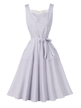 Robe ajustée lavande à carreaux vichy, bordure en dentelle et poches Années 1950 - 2