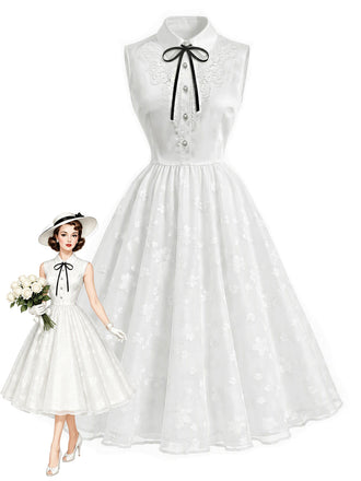 [Prévente] Robe Blanche Sans Manches en Satin à Revers et Fleurs Brodées Années 1950 - 1
