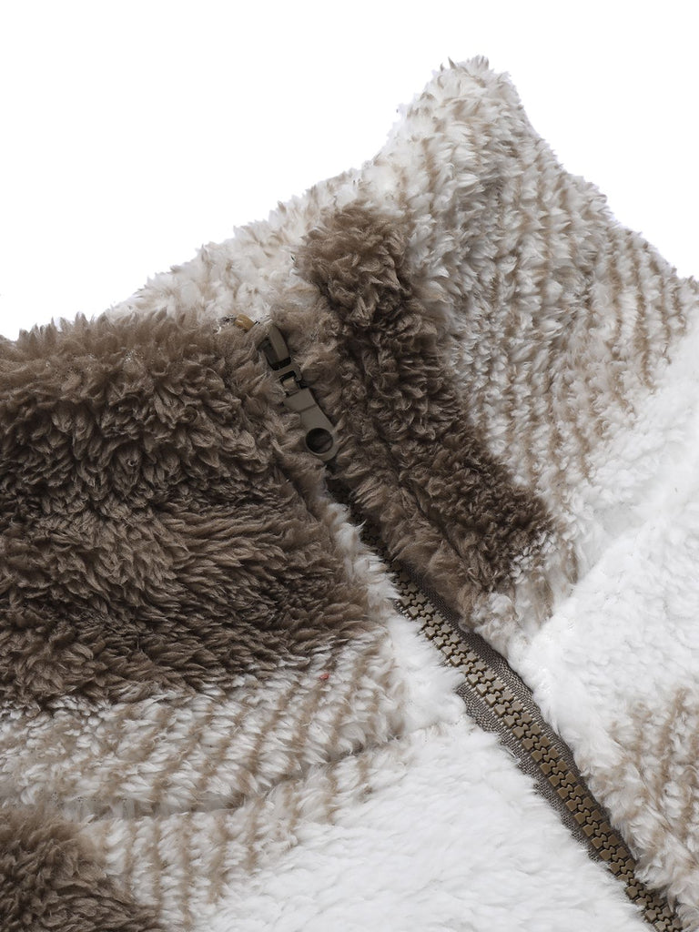 Manteau à carreaux en peluche réversible beige des années 1940